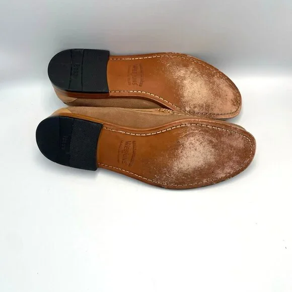 GH Bass Tassel Weejuns Loafers Men's 10 Tan Suede Leather Classic Neutral